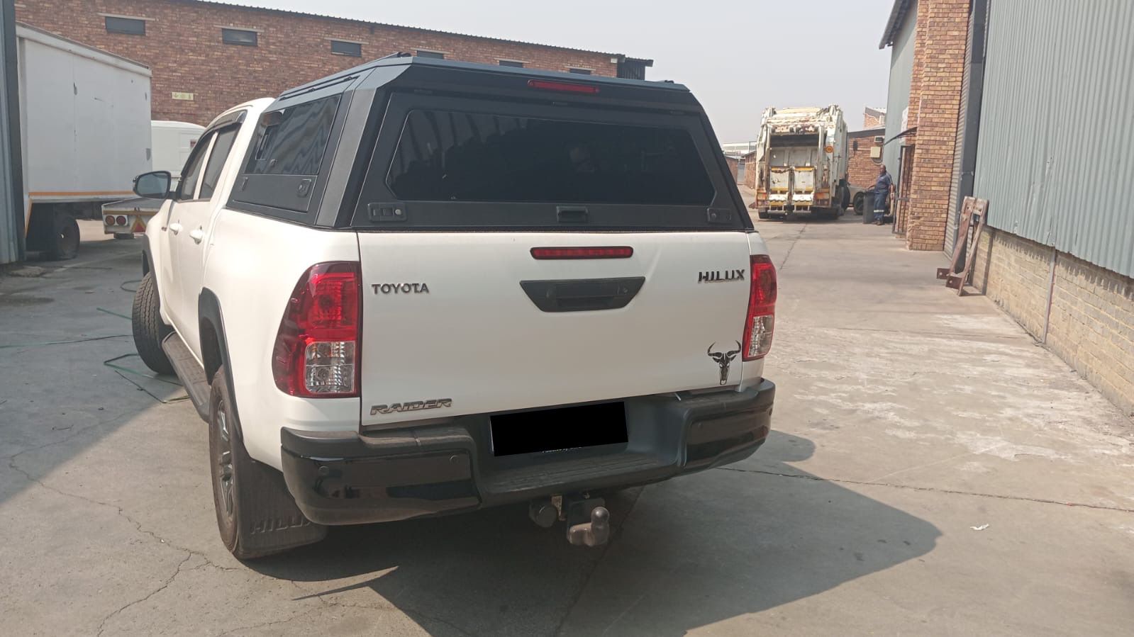 WhatsApp Image 2025-10-28 at 09.14.06-10